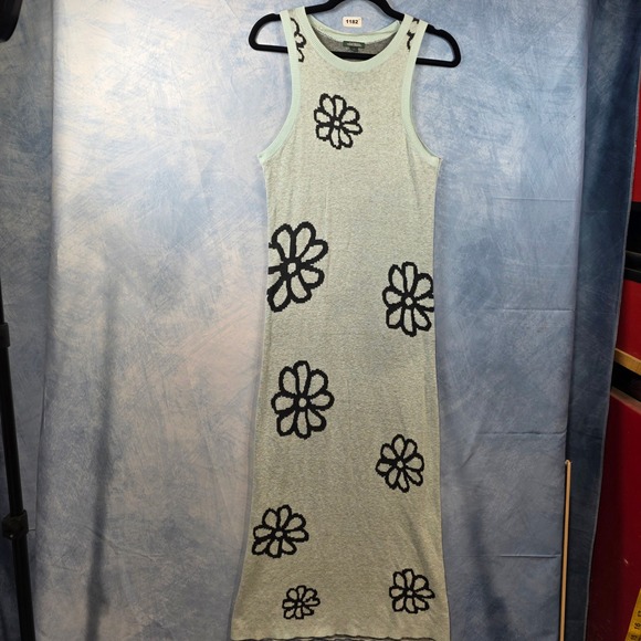 wild fable Dresses & Skirts - Wild Fable Mint Green Black Floral Daisy Knit Sleeveless Midi Dress Womens Mediu
